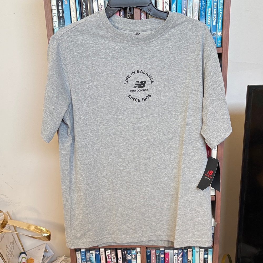 New Balance Gray “Life In The Balance“ Short Sleeve Tee Sz Small